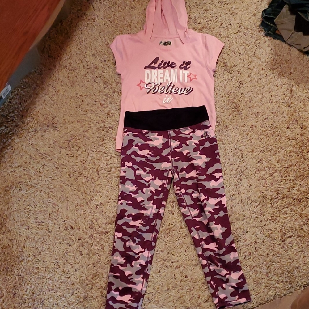 Girls 2 piece outfit
